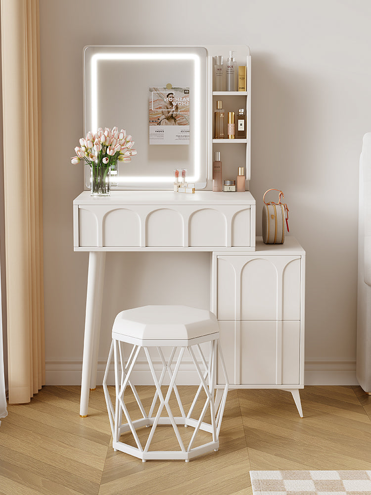 Kincaid Dressing Table with Mirror