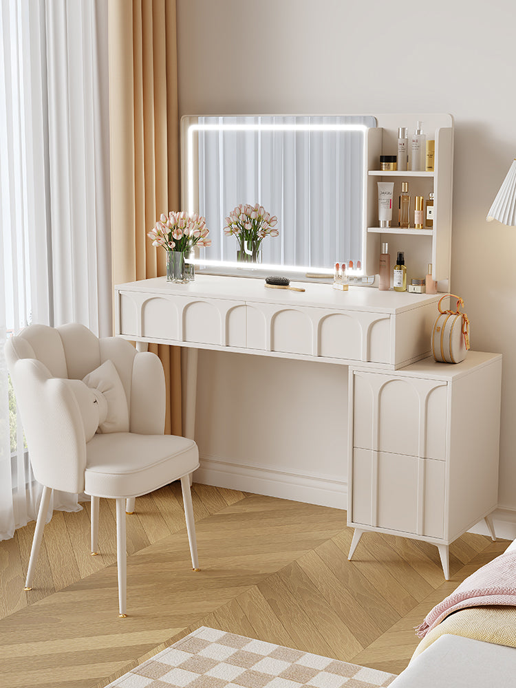 Kincaid Dressing Table with Mirror