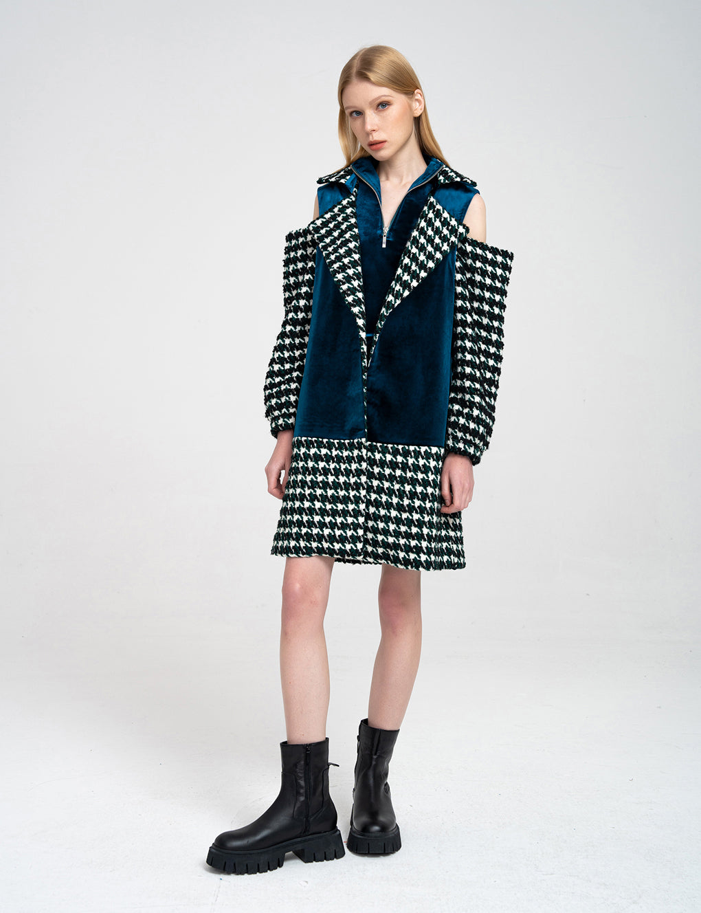 Notched Lapel Houndstooth Tweed and Velvet Spliced Wool-blend Vest Coat