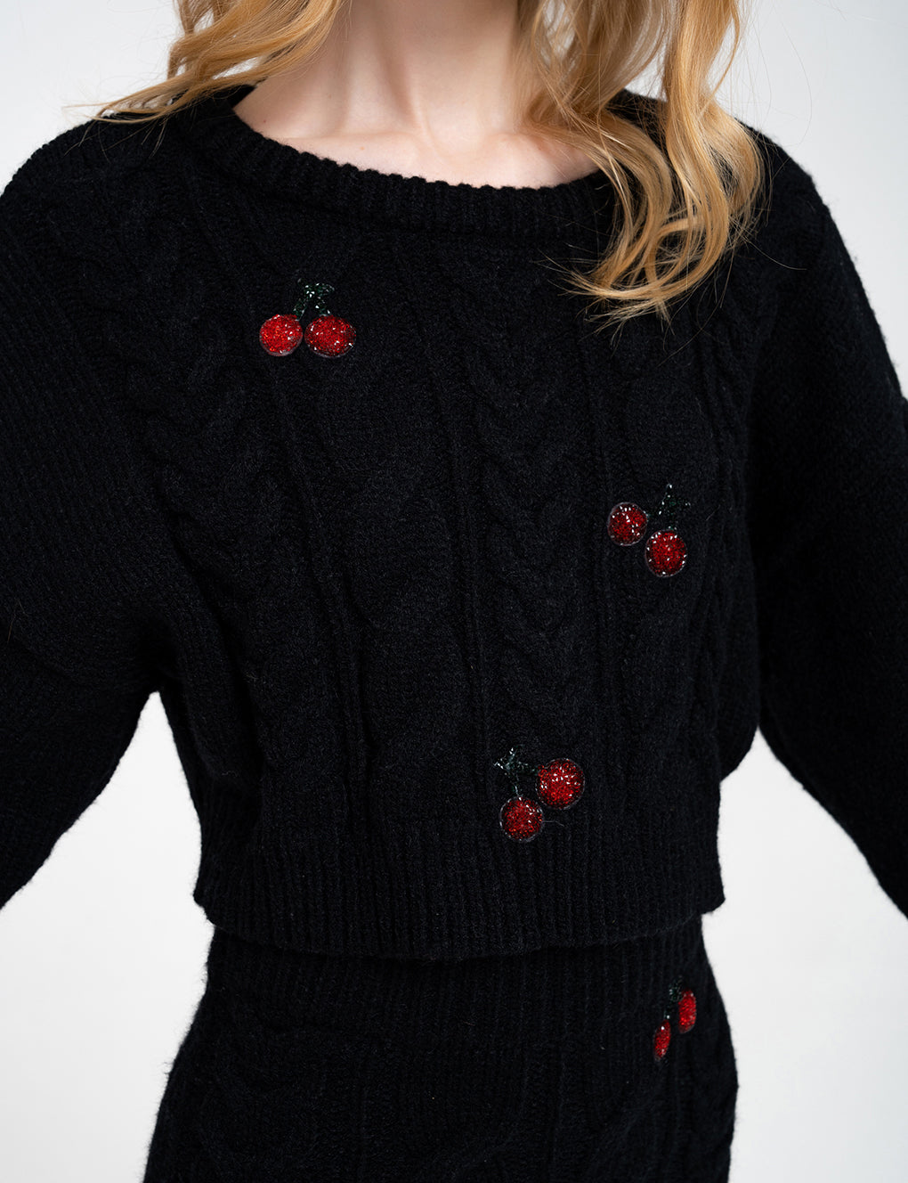 Cropped Cherry-embellished Cable-knit Jumper