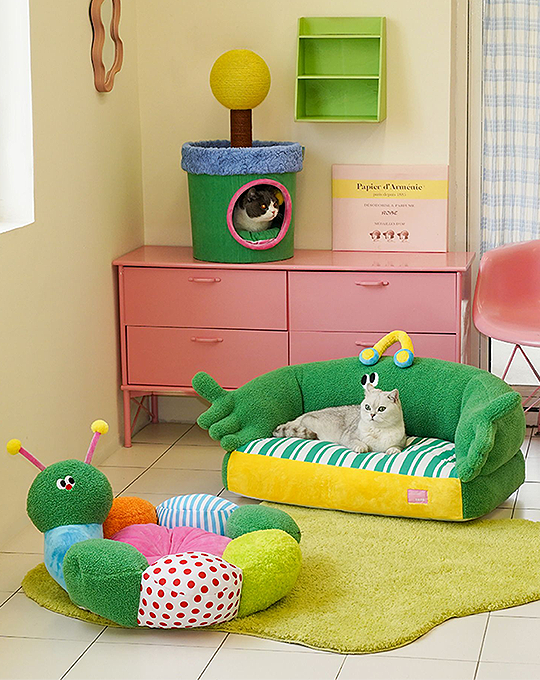 Daisy Cat Bed, Green Couch, Fleece