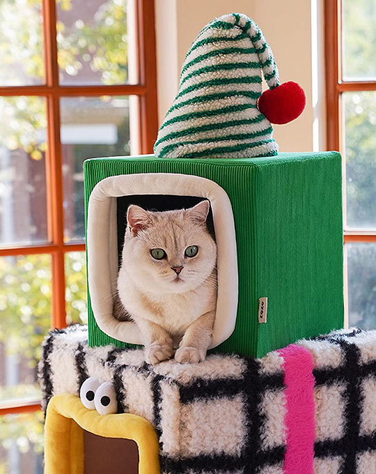 Christmas Cat Tree 133cm with Plush Rooms, Multi-Levels