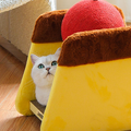 Nala Cat Scratcher with Rotatable Ball
