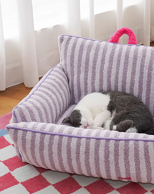 Max Cat Bed, Purple Fleece