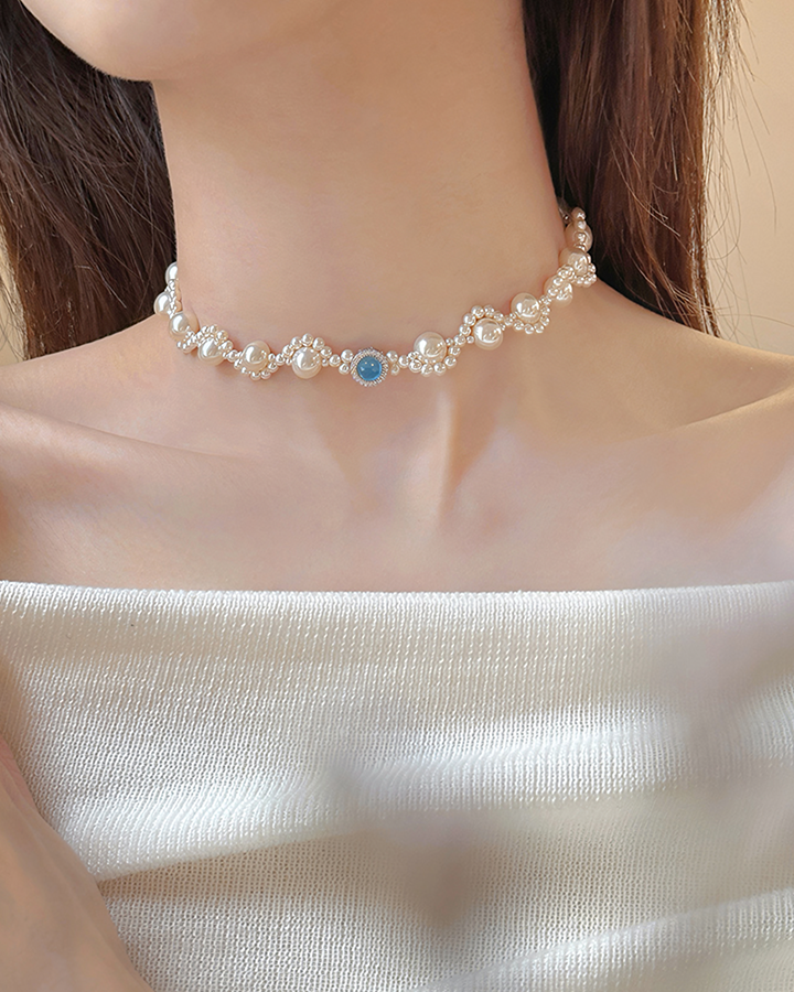 Radiant Twist Pearl Necklace